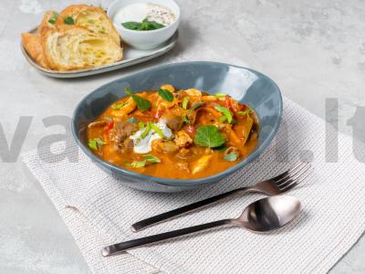 Kalakutienos guliašas su vištienos skrandžiais pagrindine nuotrauka