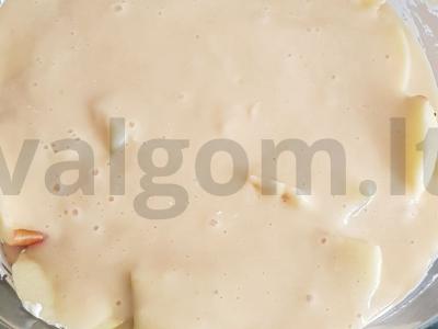 Obuolių šarlotė arbatai Žingsnis 3