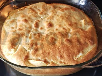 Obuolių šarlotė arbatai pagrindine nuotrauka