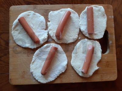 Dešrelės keptos tešloje Žingsnis 1