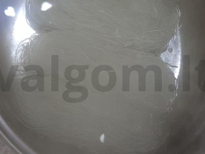 Funchosa su vištienos krūtinėle grietinės padaže Žingsnis 1