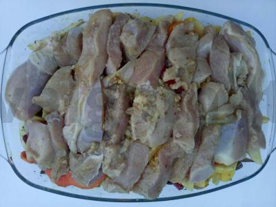 Švelni kalakutiena su daržovėmis ir graikiniais riešutais Žingsnis 4