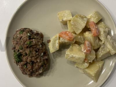 Lula kebabas su bulvėmis pagrindine nuotrauka