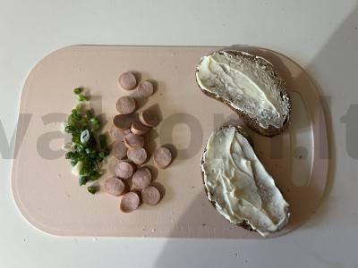 Krustingas skrebutis su žolelėmis ir lydytu sūriu „Liebendorf“ Žingsnis 3