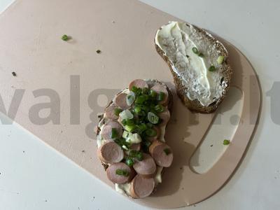 Krustingas skrebutis su žolelėmis ir lydytu sūriu „Liebendorf“ Žingsnis 4