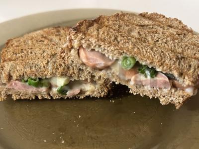 Krustingas skrebutis su žolelėmis ir lydytu sūriu „Liebendorf“ pagrindine nuotrauka