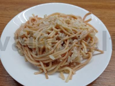 Kreminis rudasis ryžiai su spagečiais pagrindine nuotrauka