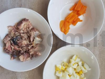 Skumbrijos ir pupelių salotos Žingsnis 1