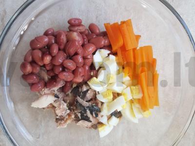 Skumbrijos ir pupelių salotos Žingsnis 2