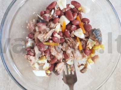 Skumbrijos ir pupelių salotos Žingsnis 3