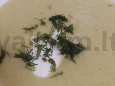 Daržovių tyrės sriuba pagrindine nuotrauka