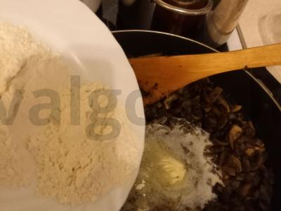 Vištiena po sūrio-grybų apklotu Žingsnis 5