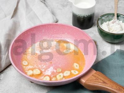 Kalakutienos filė ožkos piene Žingsnis 1