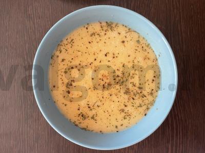 Maistingas žirnių sriuba su rūkyta paprika pagrindine nuotrauka