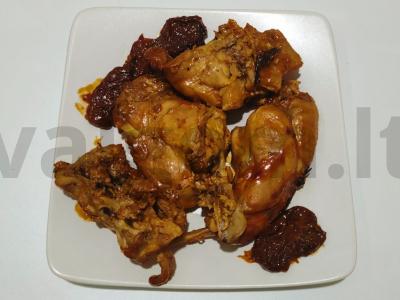 Kailinis triušis su daržovėmis ir provanso žolelėmis pagrindine nuotrauka