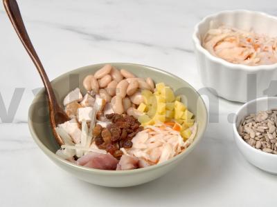 Neįprastas salotas su kalakutienos filė ir rūkytomis skumbrėmis Žingsnis 2