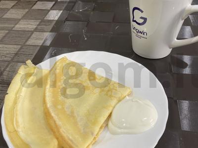 Ploni blynai su pienu pagrindine nuotrauka