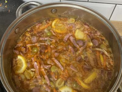 Tiršta solanka su kiauliena ir Vienos dešrelėmis pagrindine nuotrauka