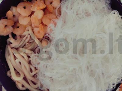 Stikliniai makaronai su krevetėmis ir kalmarais Žingsnis 3