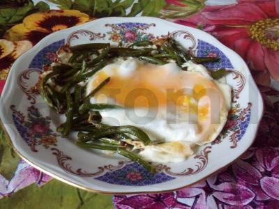 Kiaušinienė su česnako lapeliais ir sviestu Žingsnis 4