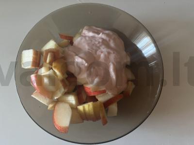 Lengva obuolių salotos jogurto padaže Žingsnis 2