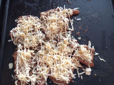 Kiaulienos kepsniai po sūrio kepure Žingsnis 8