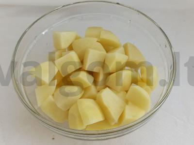 Troškintas triušis su bulvėmis, svogūnais ir vynu Žingsnis 1