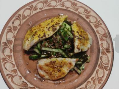 Azijietiška salotų su linų sėklomis pagrindine nuotrauka