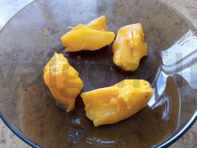 Smuodis su persimonu, bananais ir avižų pienu Žingsnis 1