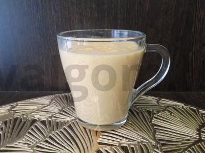 Smuodis su persimonu, bananais ir avižų pienu pagrindine nuotrauka