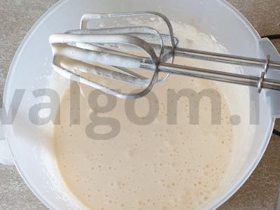 Rudų slyvų pyragas Žingsnis 1