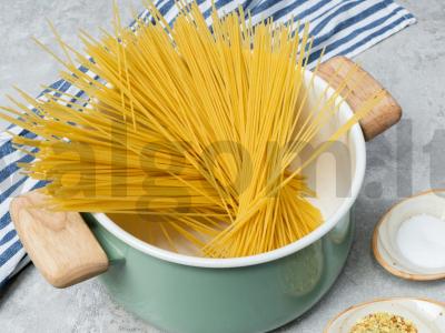 Makaronai su kalakutienos filė Žingsnis 1