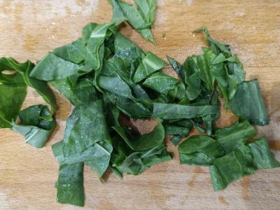 Neįprasta salotos su rūgštynėmis ir alyvuogėmis Žingsnis 1