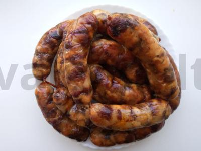 Skani dešra iš triušio ir elnienos su prieskoniais pagrindine nuotrauka