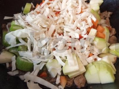 Daržovių troškinys su jautiena vakarienei Žingsnis 6