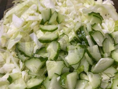 Lengvas vegetariškas salotas su kukurūzais ir kopūstais Žingsnis 2