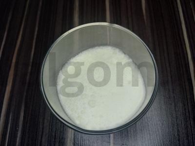 Kokoso kokteilis su baltu romu pagrindine nuotrauka