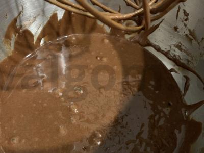 Šokoladinis biskvitas ant verdančio vandens Žingsnis 4