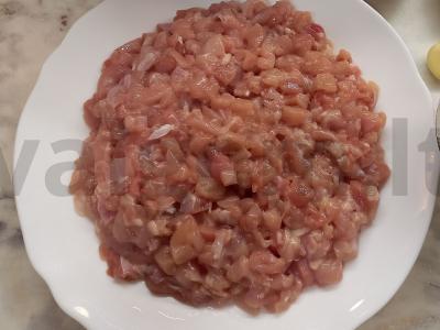 Vištienos blynai „Rastrėpkos“ Žingsnis 1