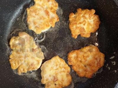 Vištienos blynai „Rastrėpkos“ Žingsnis 4