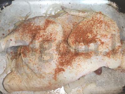 Vištiena ant svogūnų pagalvėlės Žingsnis 3