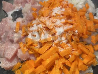 Greitas plovas su kiauliena ir daržovėmis Žingsnis 4