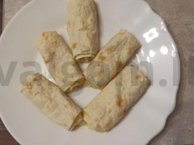 Sūrio ritinėliai iš lavašo pagrindine nuotrauka