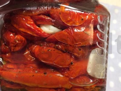 Itališki džiovinti pomidorai pagrindine nuotrauka