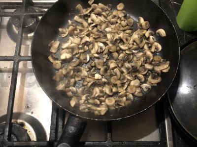 Pupelių ir grybų salotas Žingsnis 1