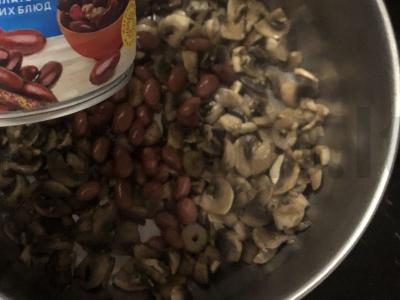 Pupelių ir grybų salotas Žingsnis 2