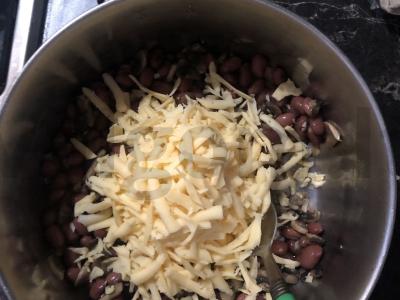 Pupelių ir grybų salotas Žingsnis 3