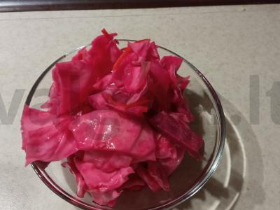 Sūdyta kopūstai su burokėliais pagrindine nuotrauka