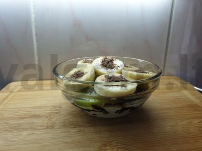 Grietinėlės - vaisių desertas pagrindine nuotrauka