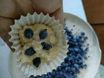 Varškės keksiukai su uogomis Žingsnis 4